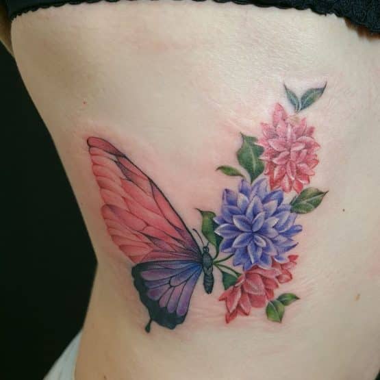 kolorowy tatuaż motyl
