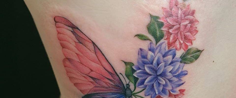 kolorowy tatuaż motyl